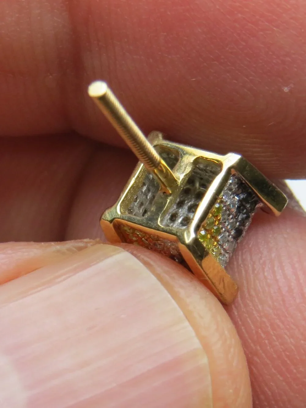 10k Diamond Men's Studs Earring